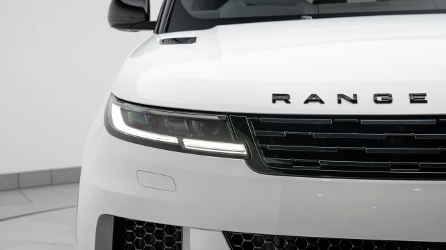 Land Rover Range Rover Sport Image 8