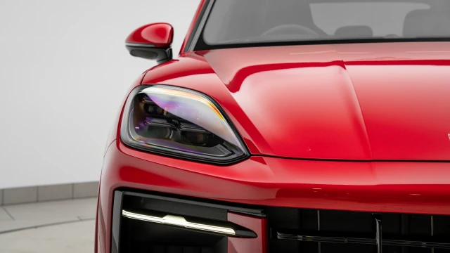 Porsche Cayenne Image 8