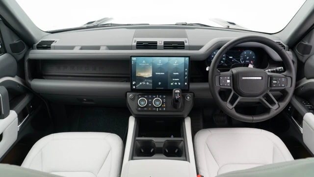 Land Rover Defender Image 2