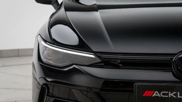 Volkswagen Golf Image 8
