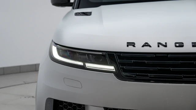 Land Rover Range Rover Sport Image 8