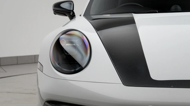 Porsche 911 Image 8