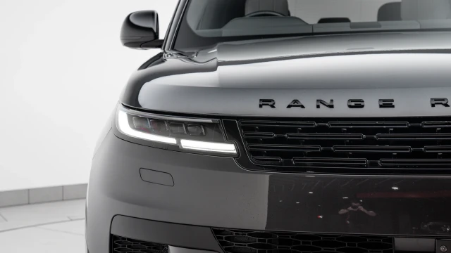 Range Rover Sport Image 8