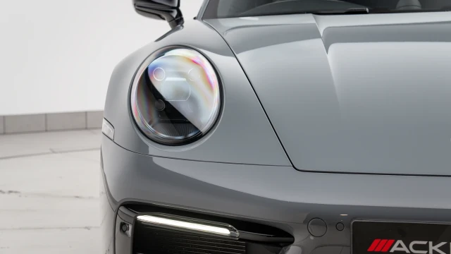 Porsche 911 Image 8