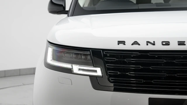 Land Rover Range Rover Image 8