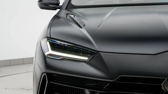 Lamborghini Urus Image 8