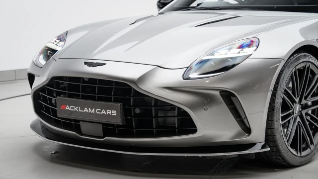 Aston Martin Vantage Image 8