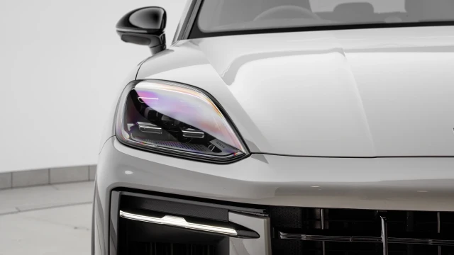Porsche Cayenne Image 8