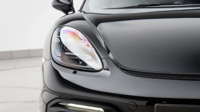 Porsche 718 Cayman Image 7