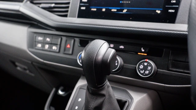 Volkswagen Transporter Image 8