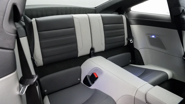 Porsche 911 Image 8
