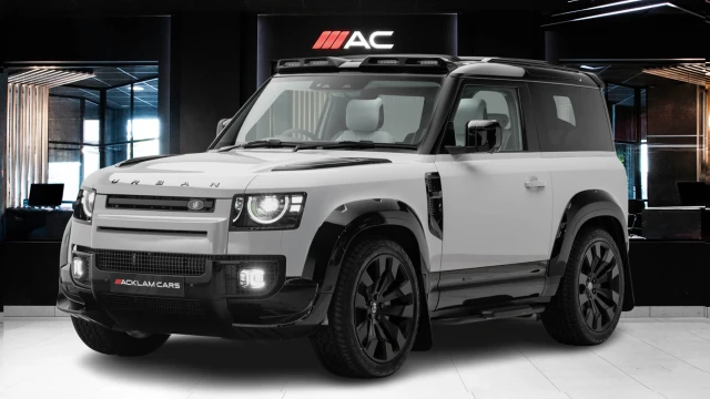 Land Rover Defender Image 1