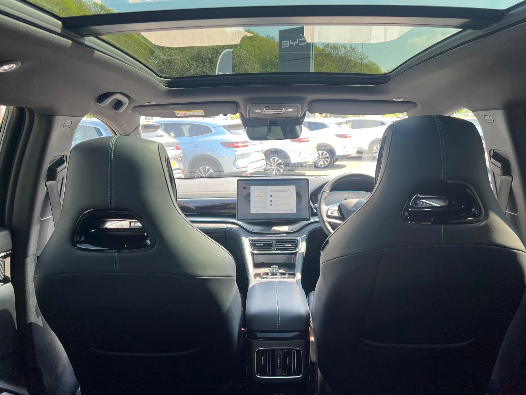 Vehicle image 15