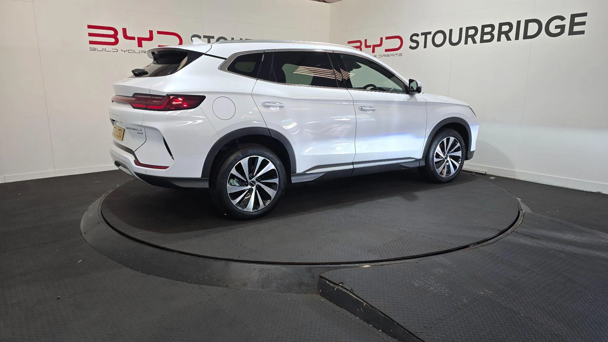 Vehicle image 18