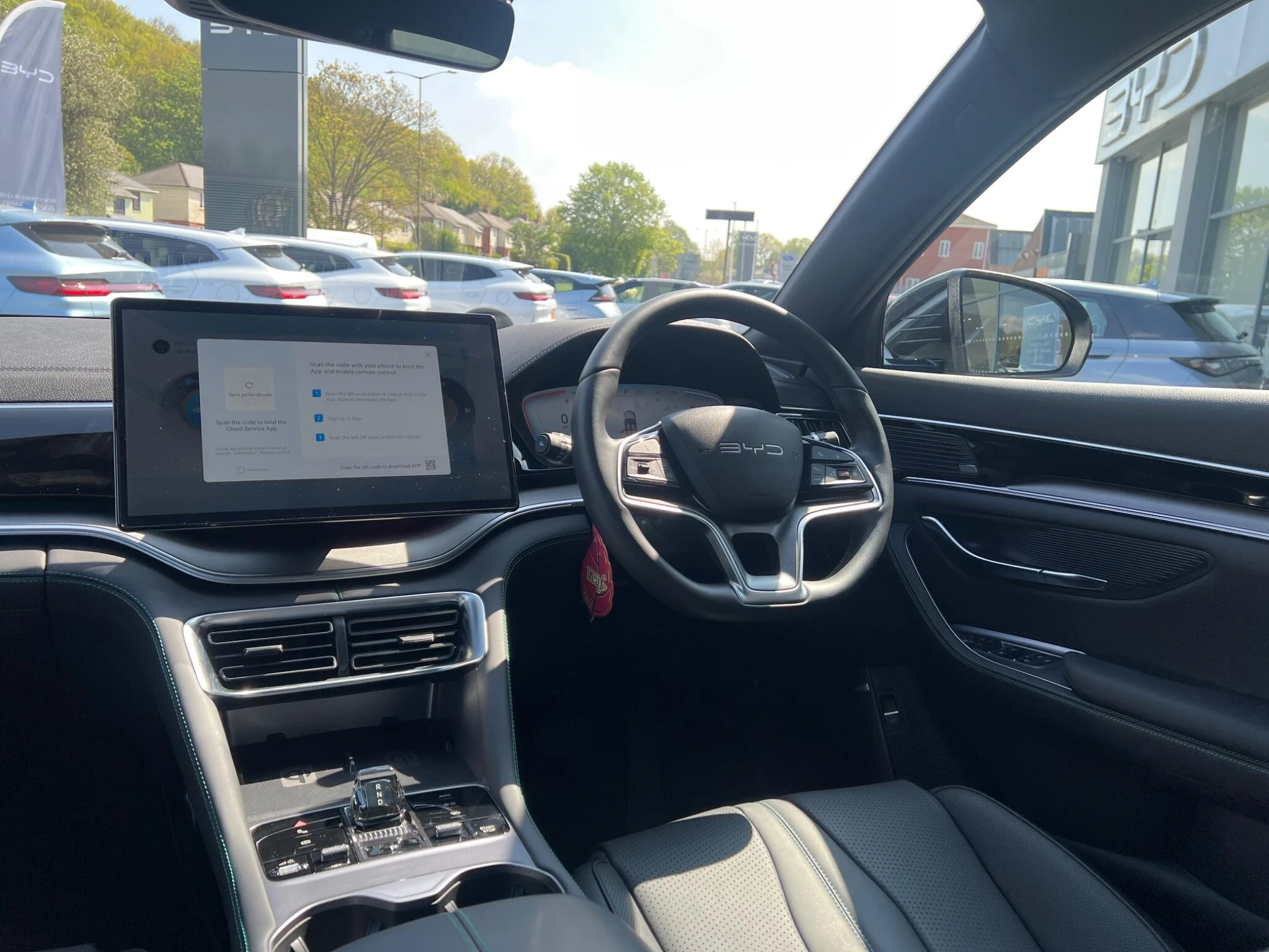 Vehicle image 16