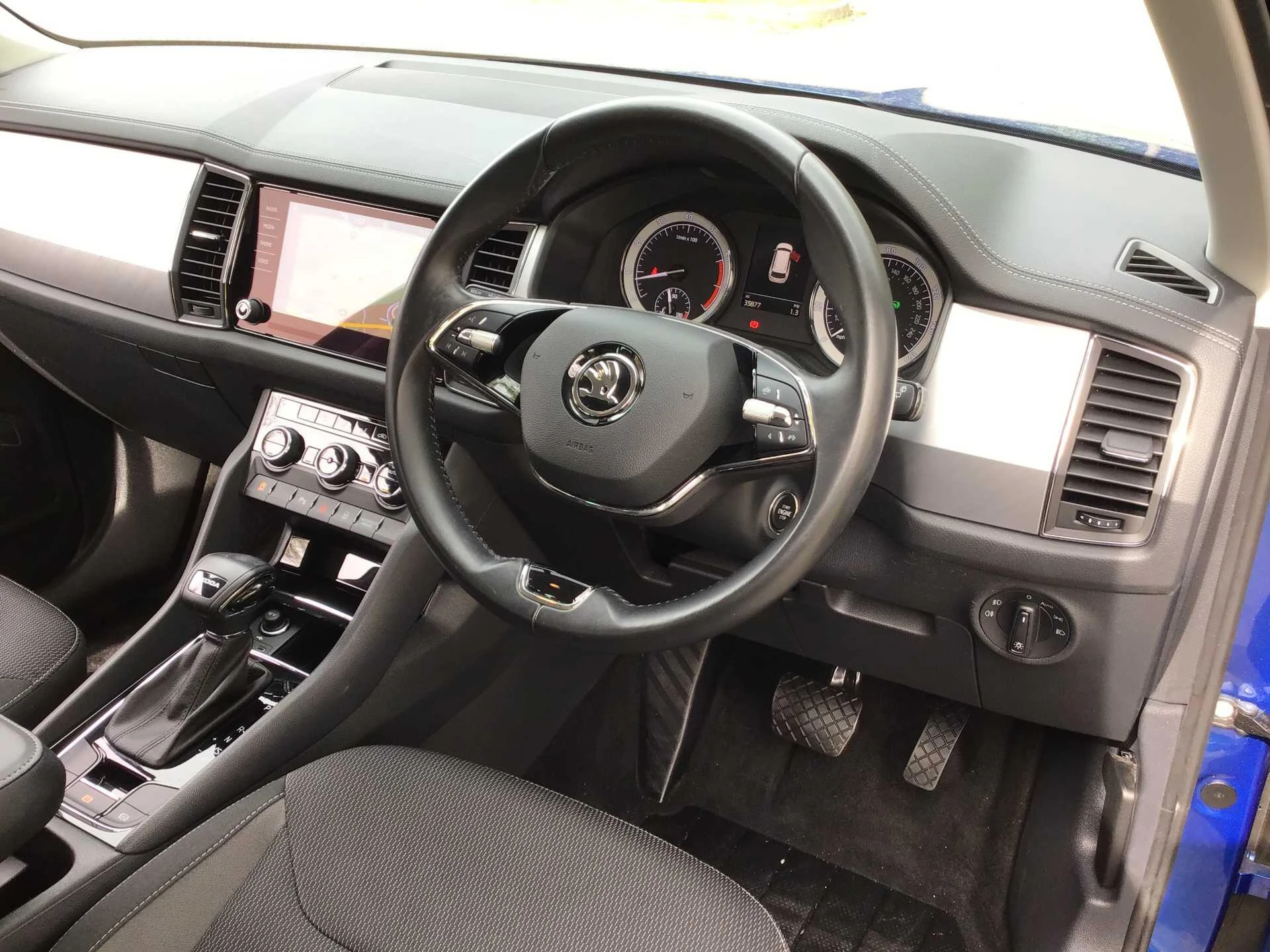 Vehicle image 18