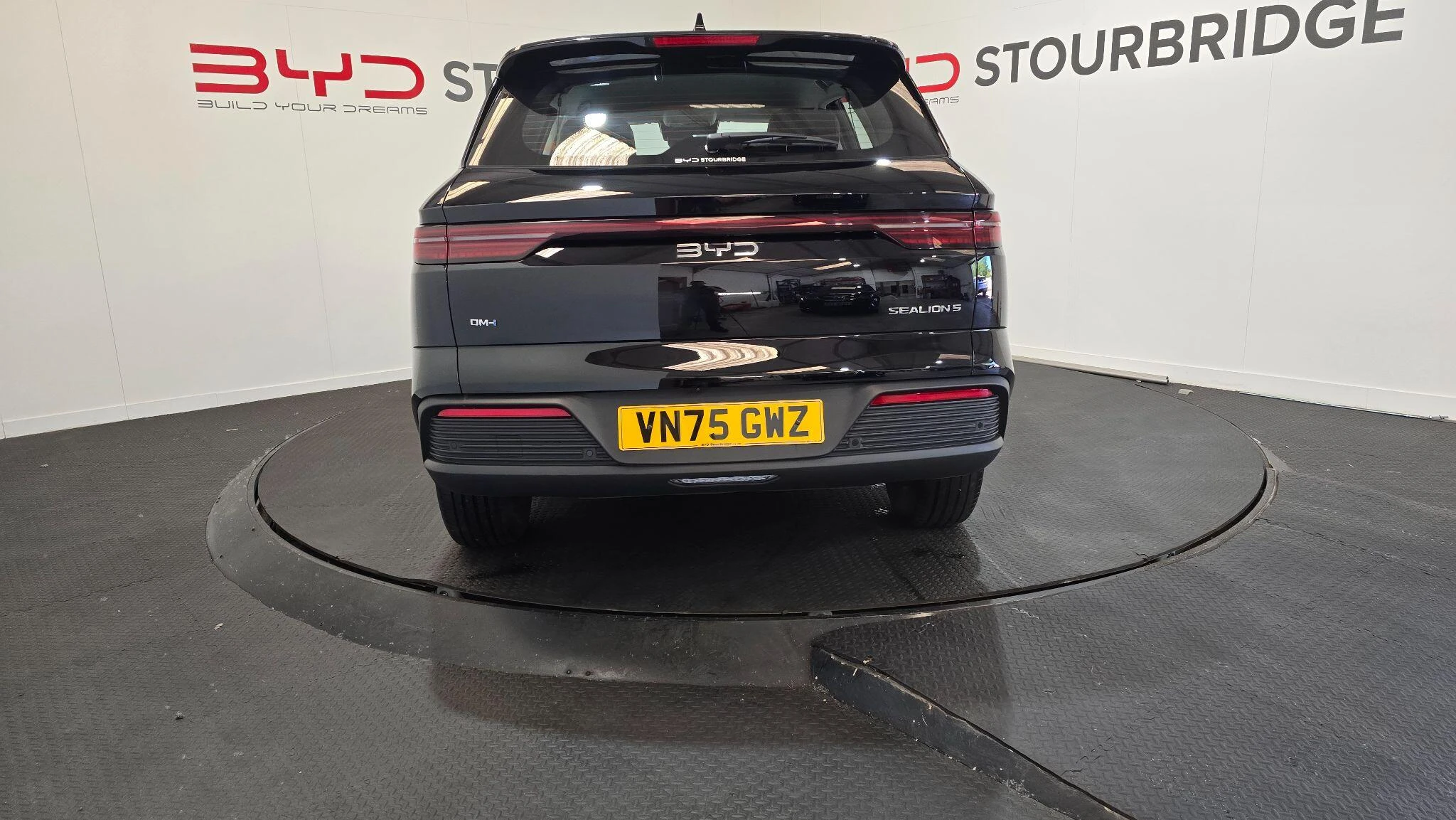 Vehicle image 13