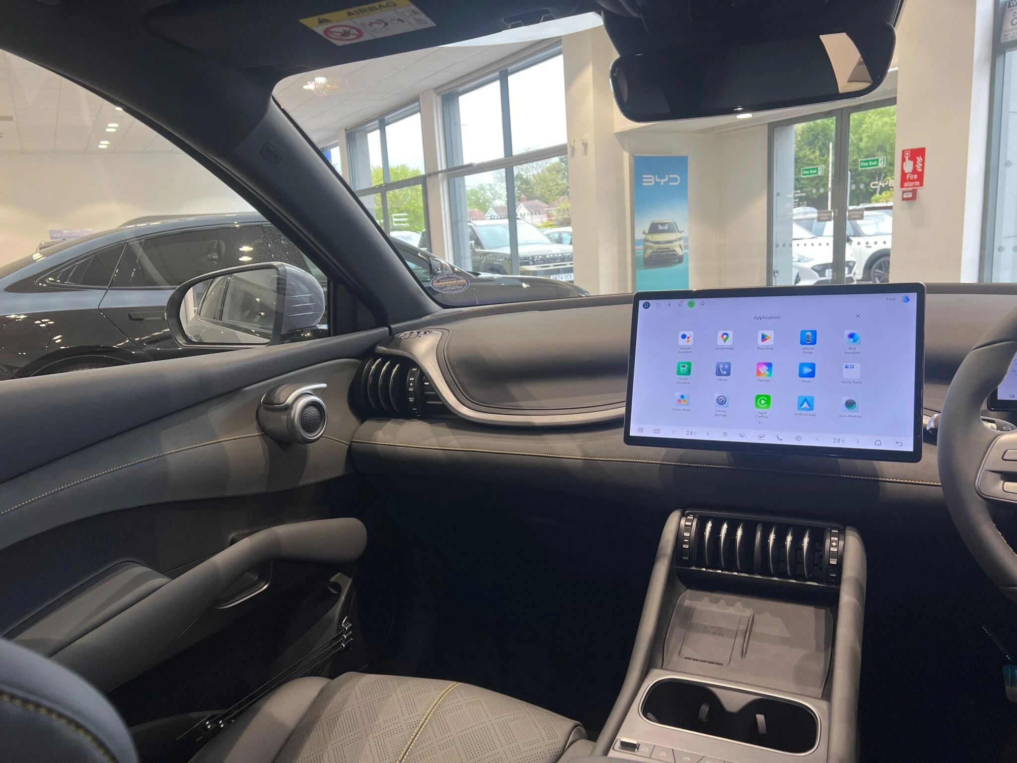 Vehicle image 30
