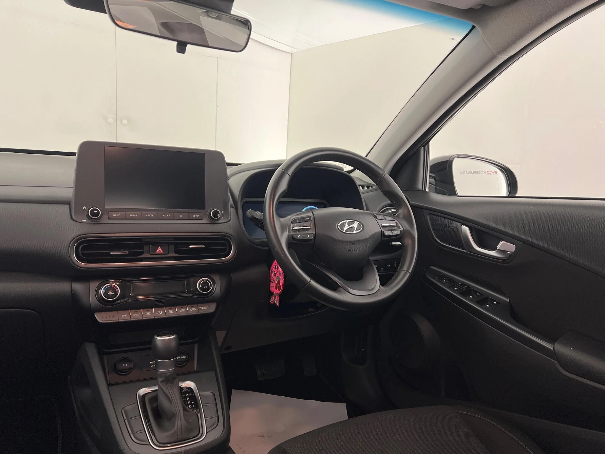 Vehicle image 18