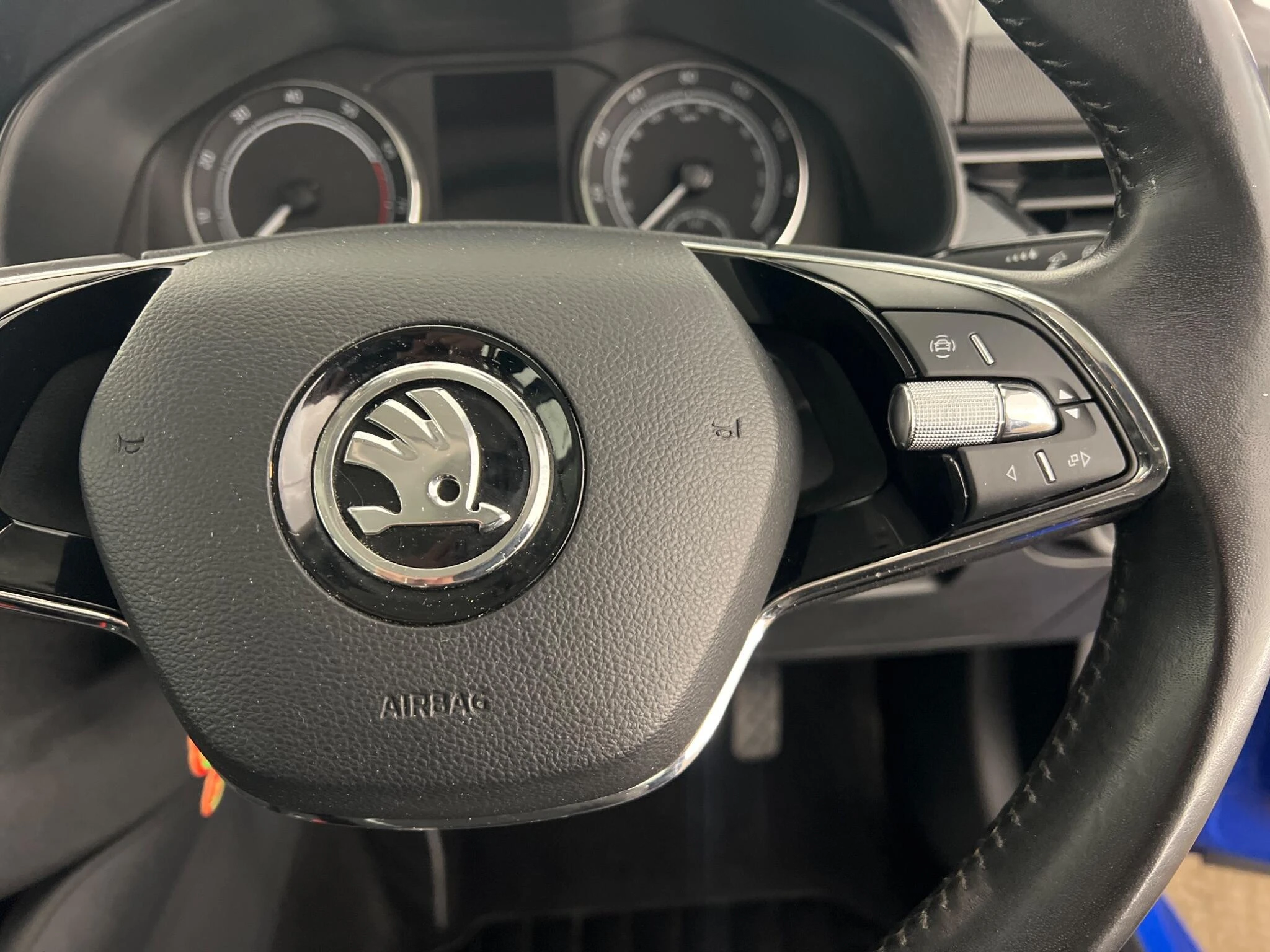 Vehicle image 39