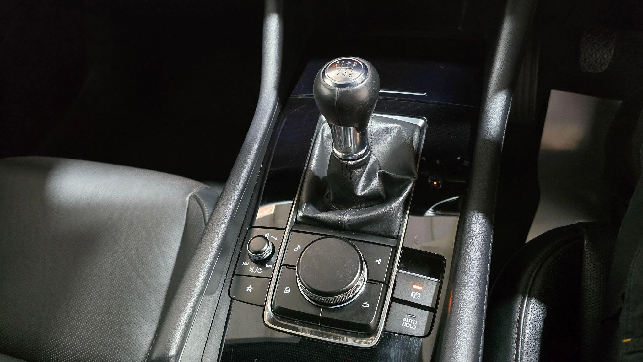 Vehicle image 32