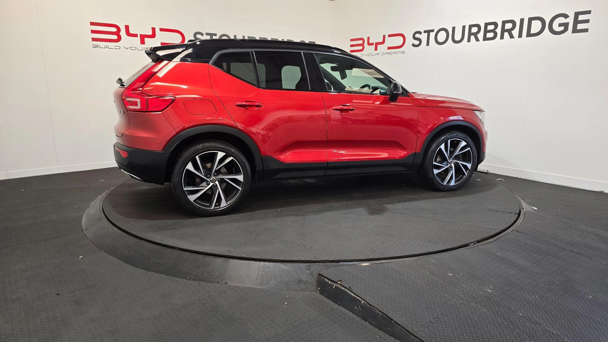 Vehicle image 15