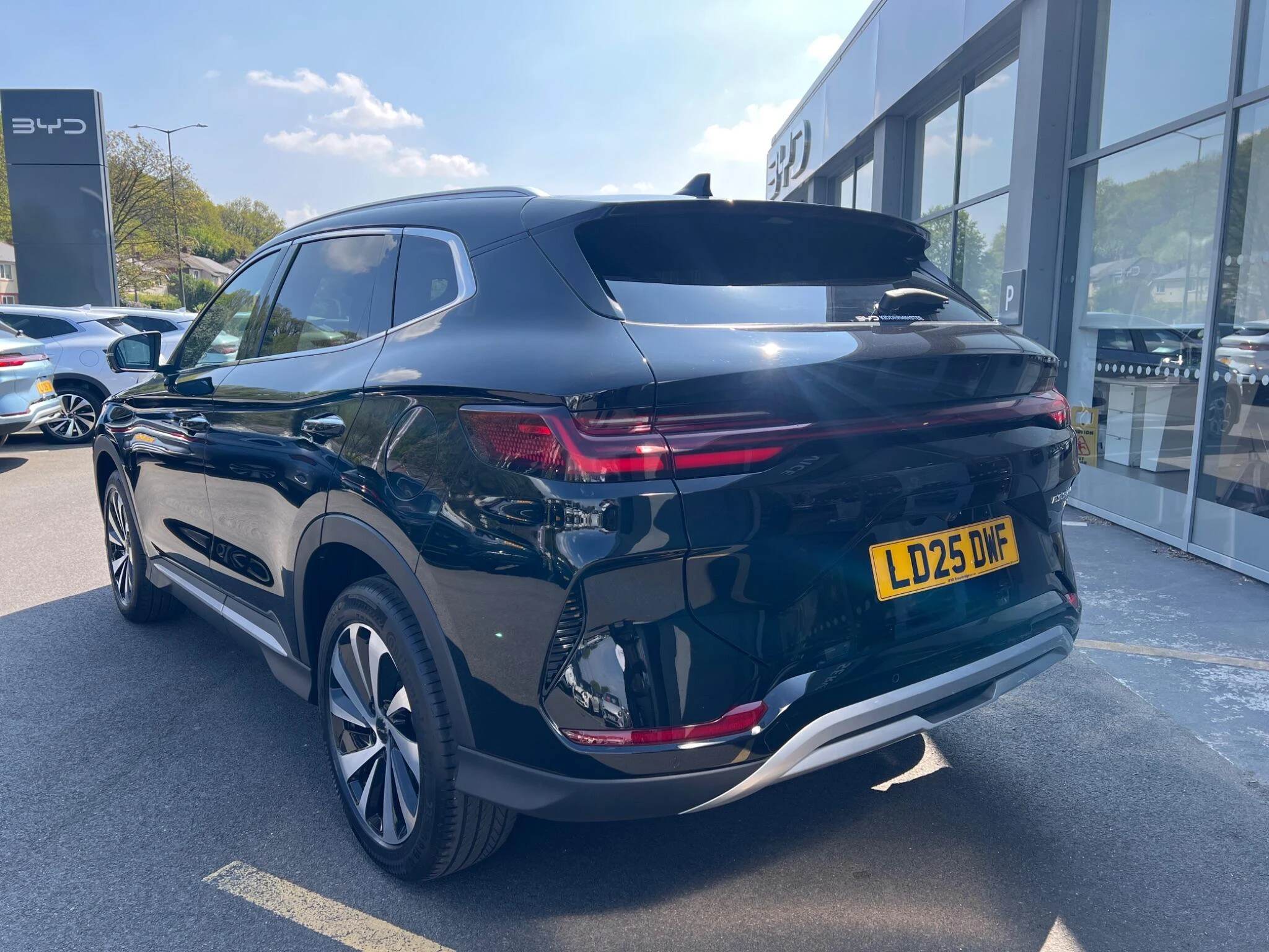 Vehicle image 4