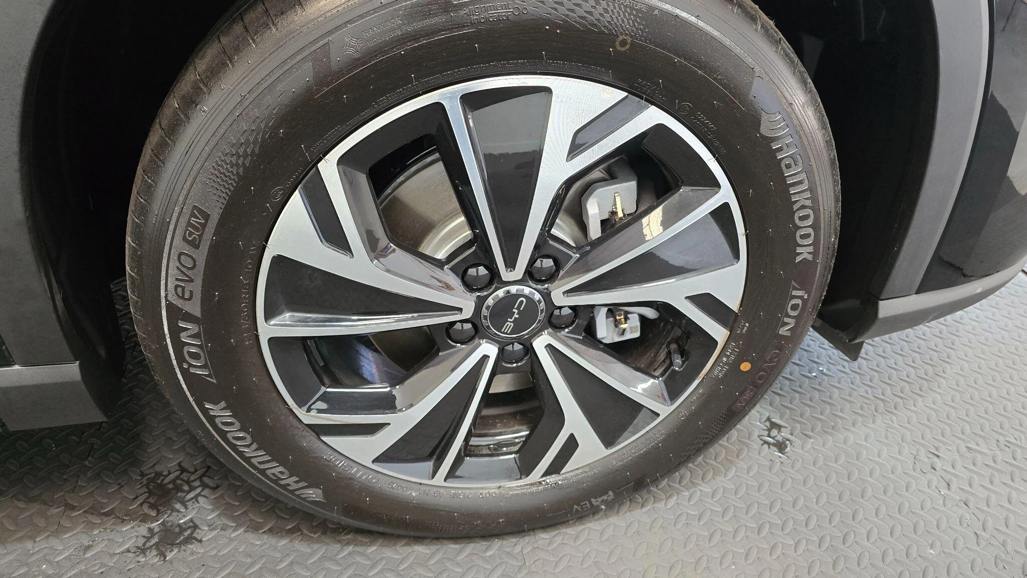 Vehicle image 33