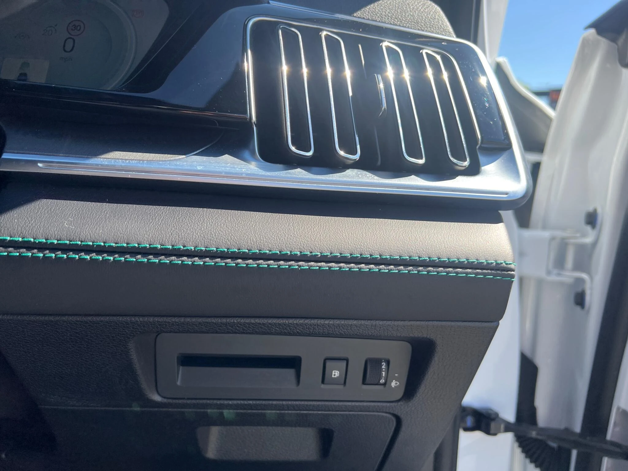 Vehicle image 38