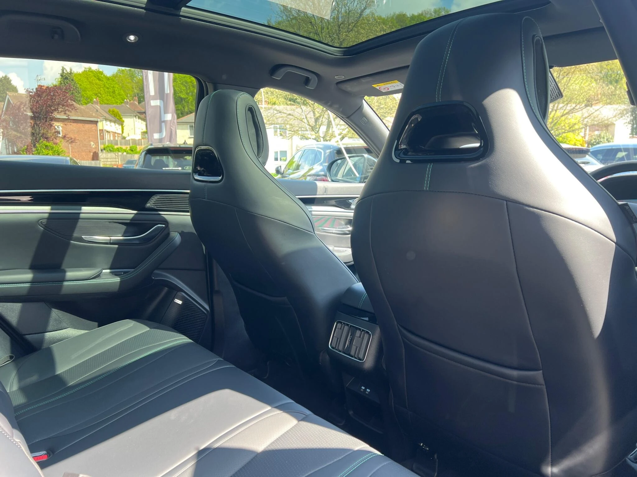 Vehicle image 20