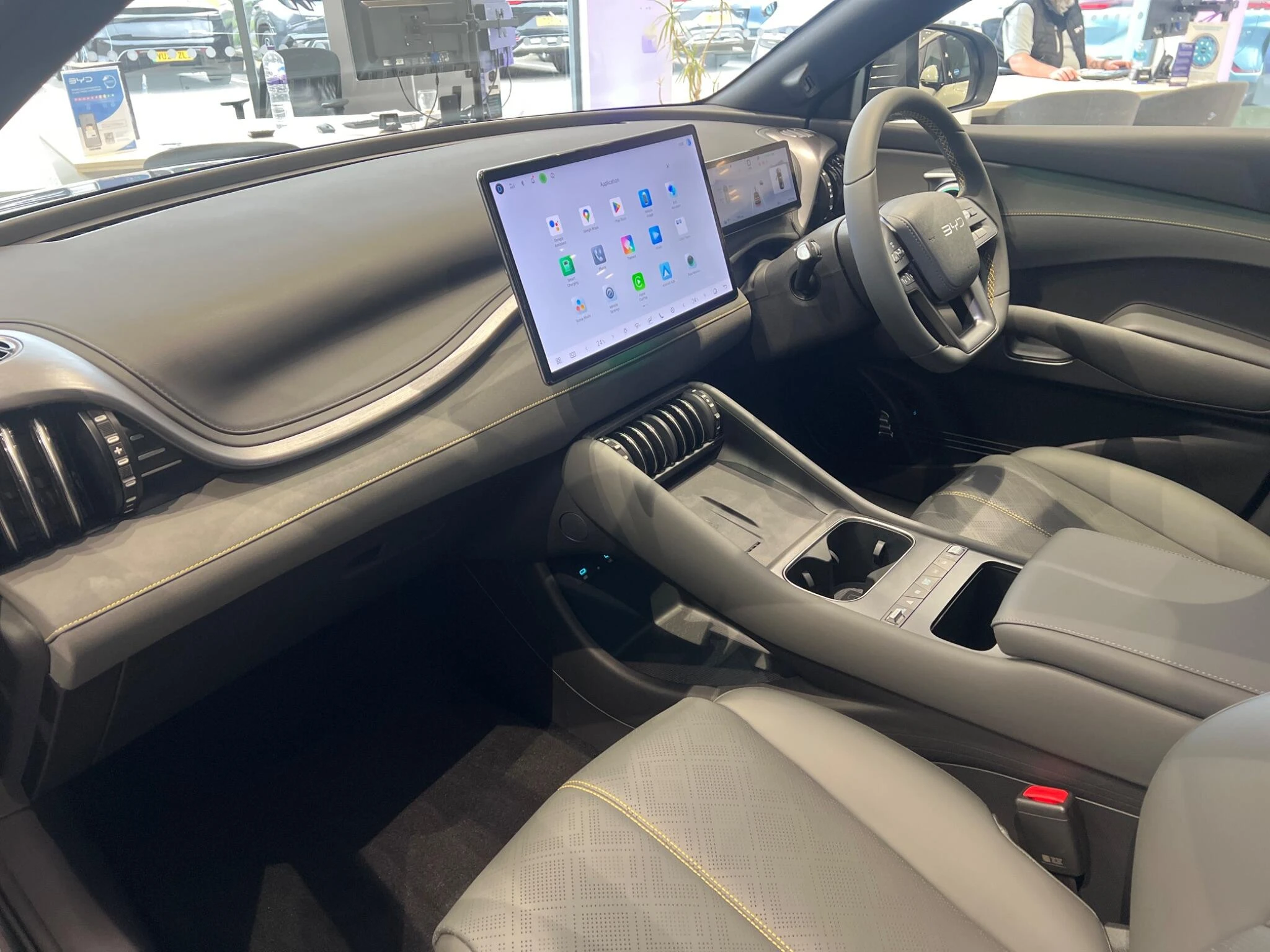 Vehicle image 17