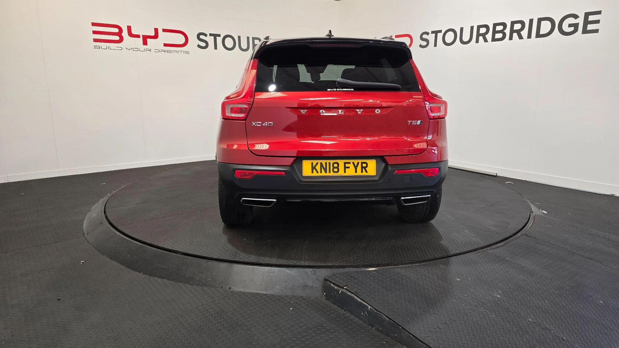 Vehicle image 14