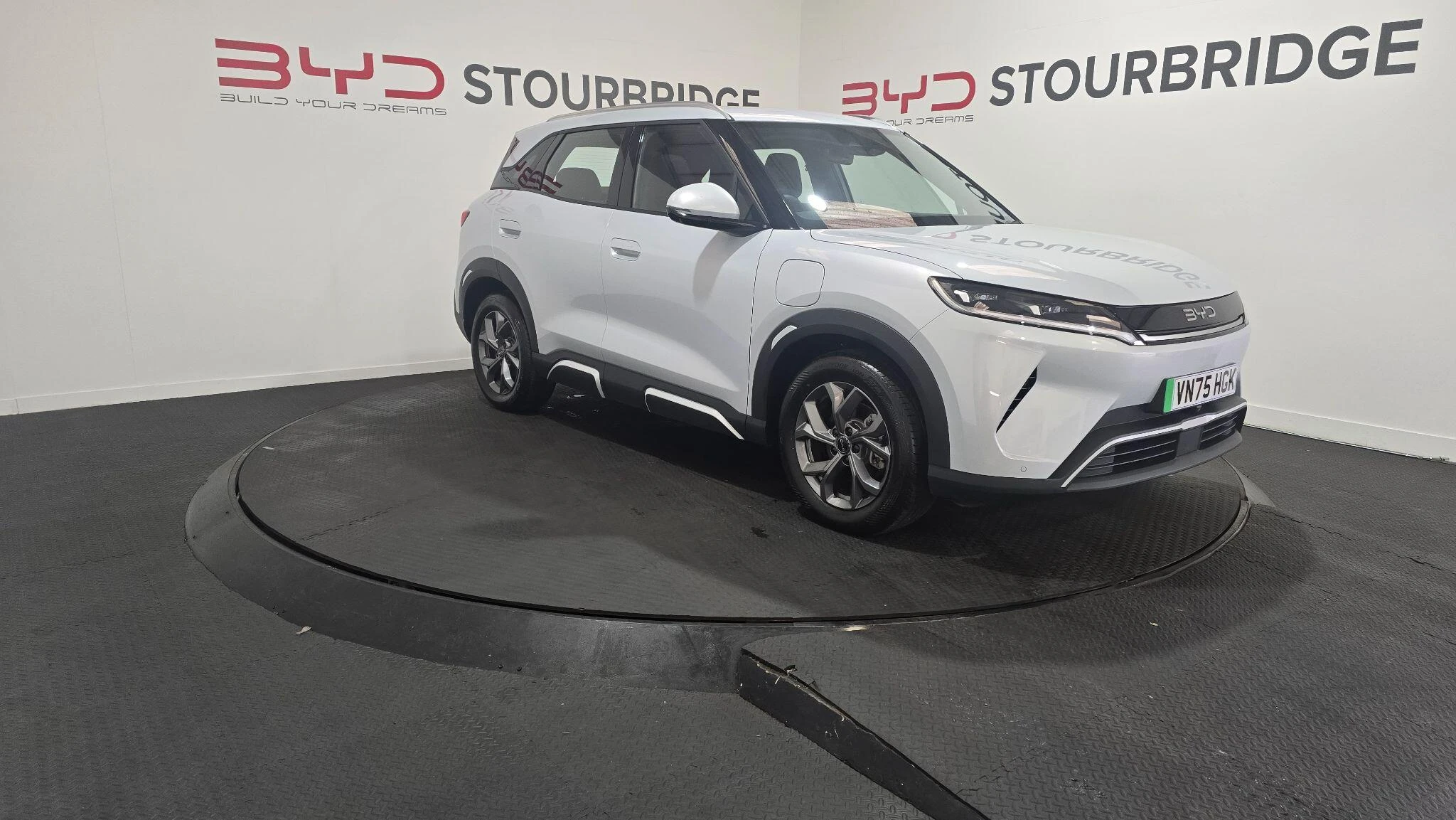 Vehicle image 15