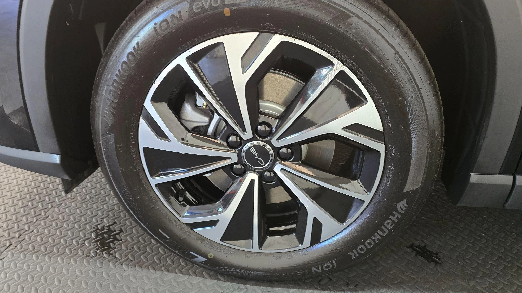 Vehicle image 36