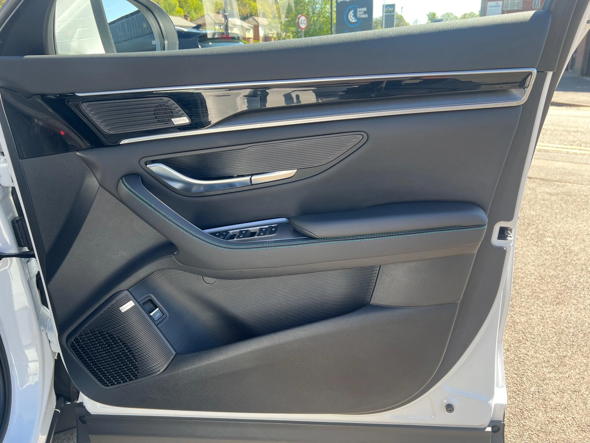 Vehicle image 40