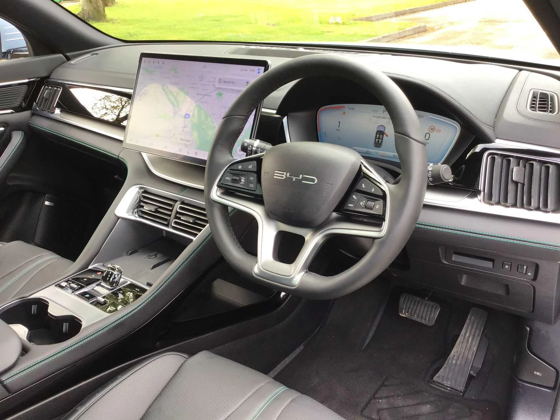 Vehicle image 16