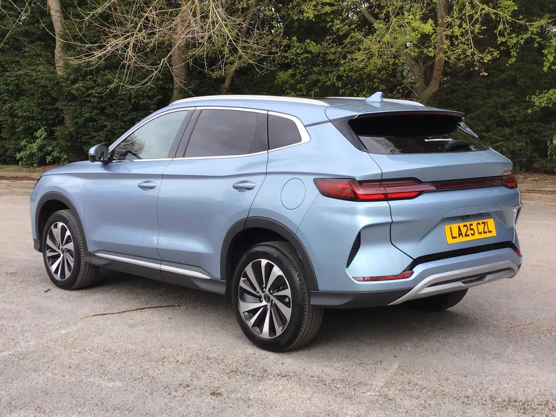 Vehicle image 3