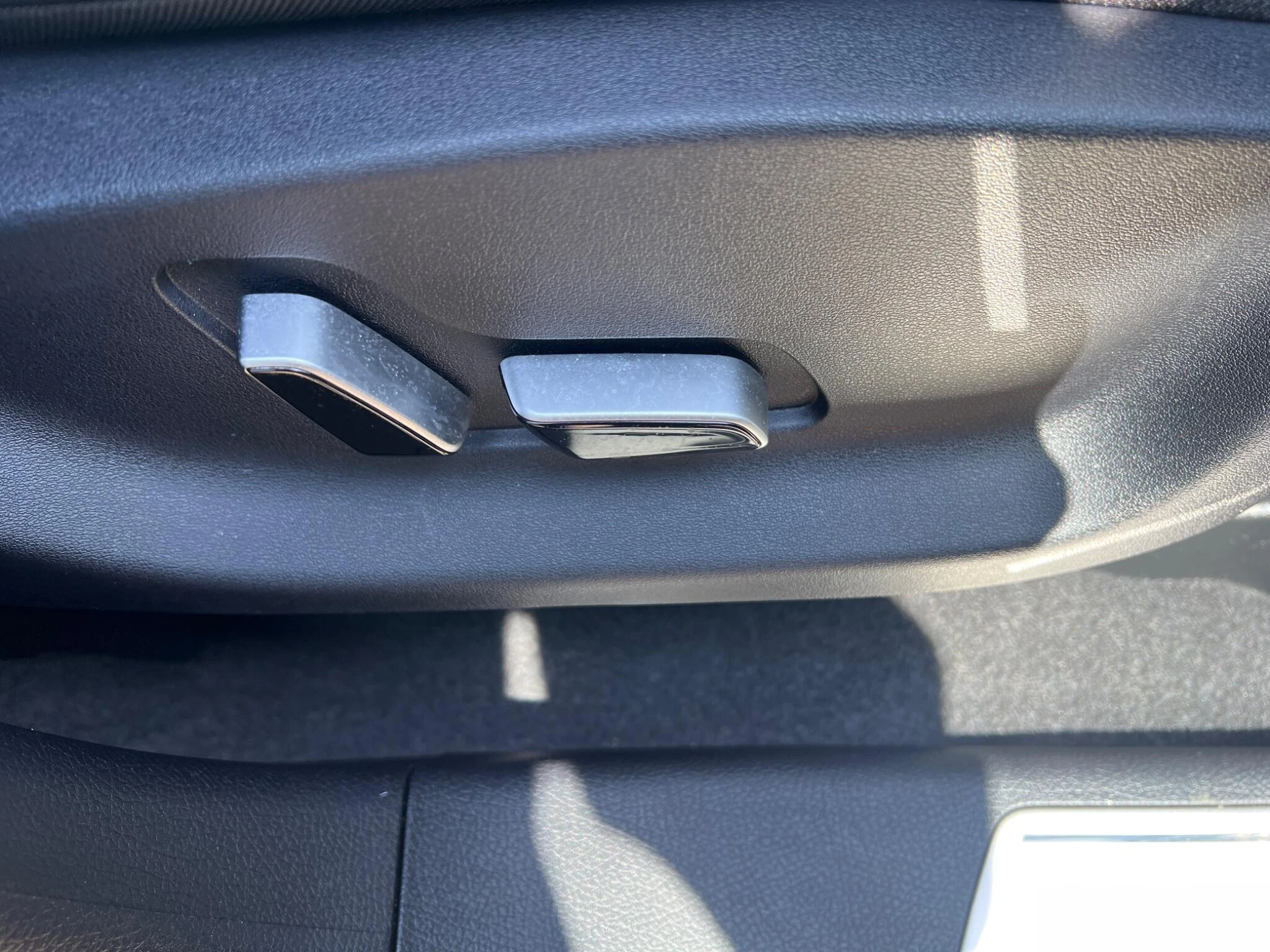 Vehicle image 52