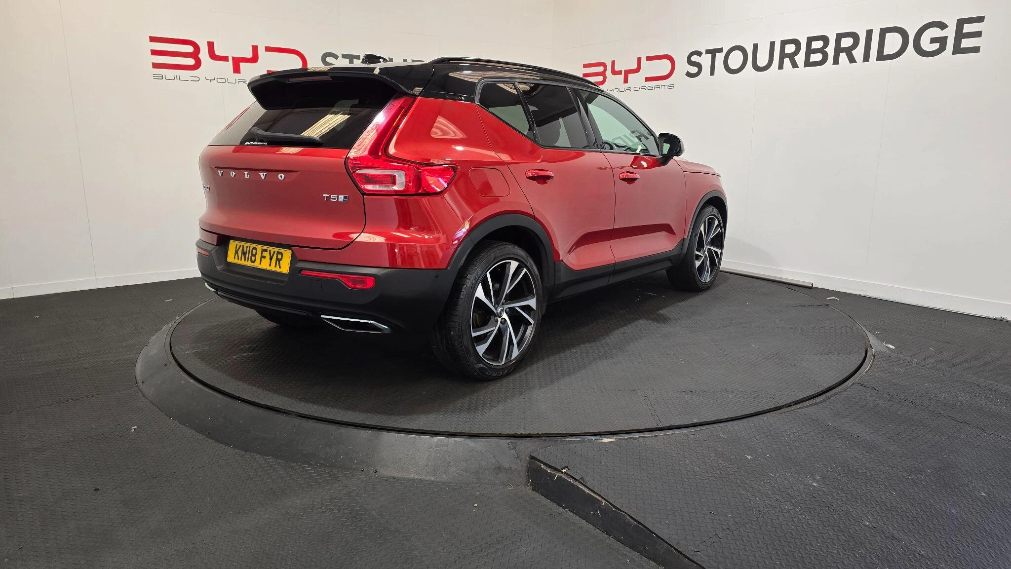 Vehicle image 18