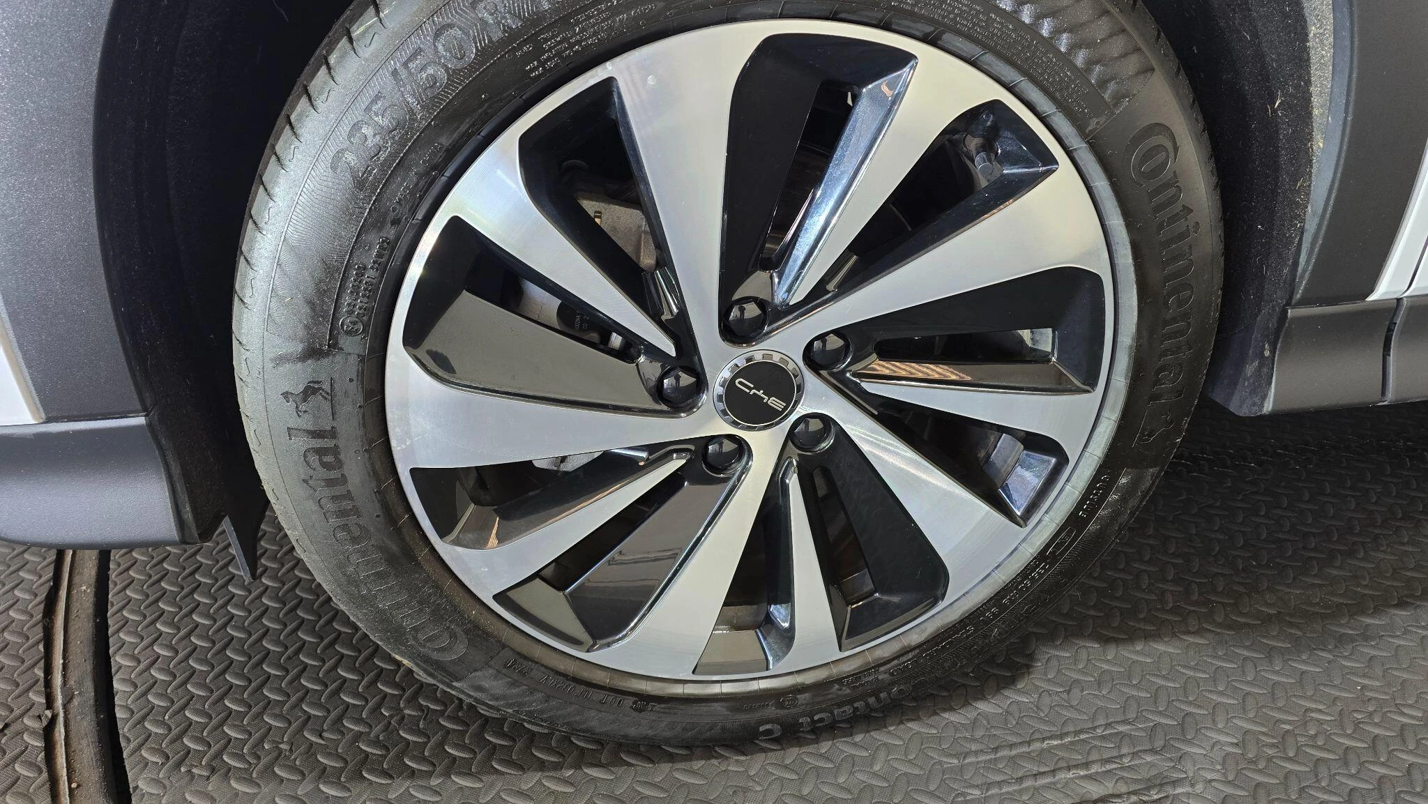 Vehicle image 35