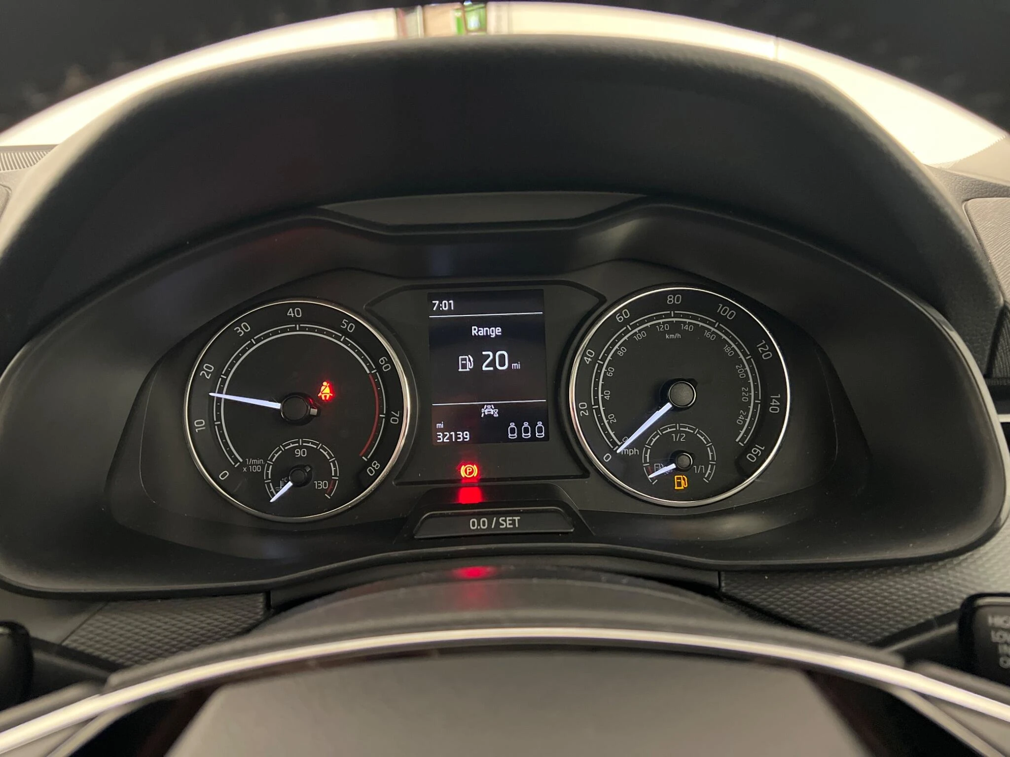Vehicle image 28