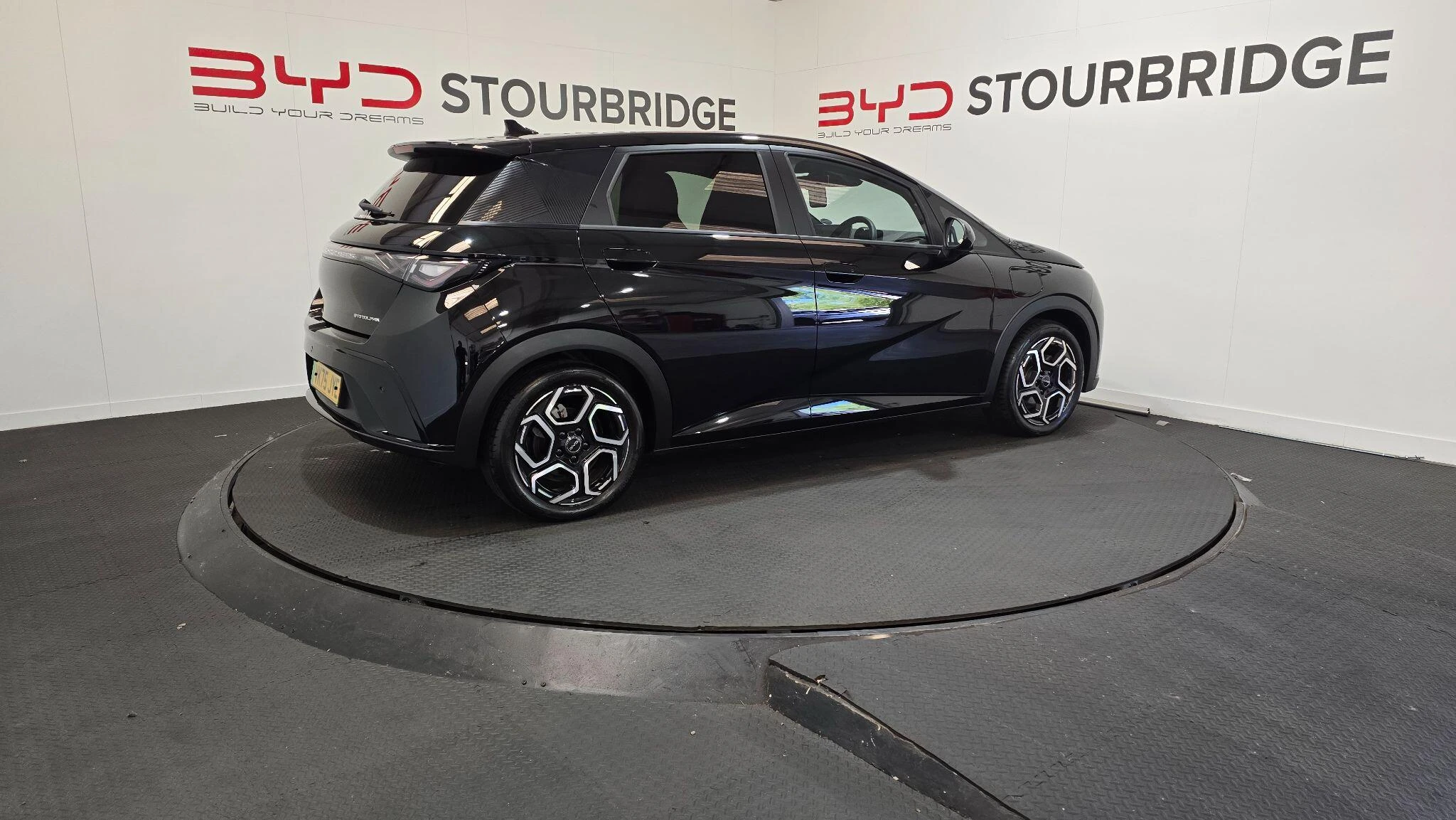 Vehicle image 18