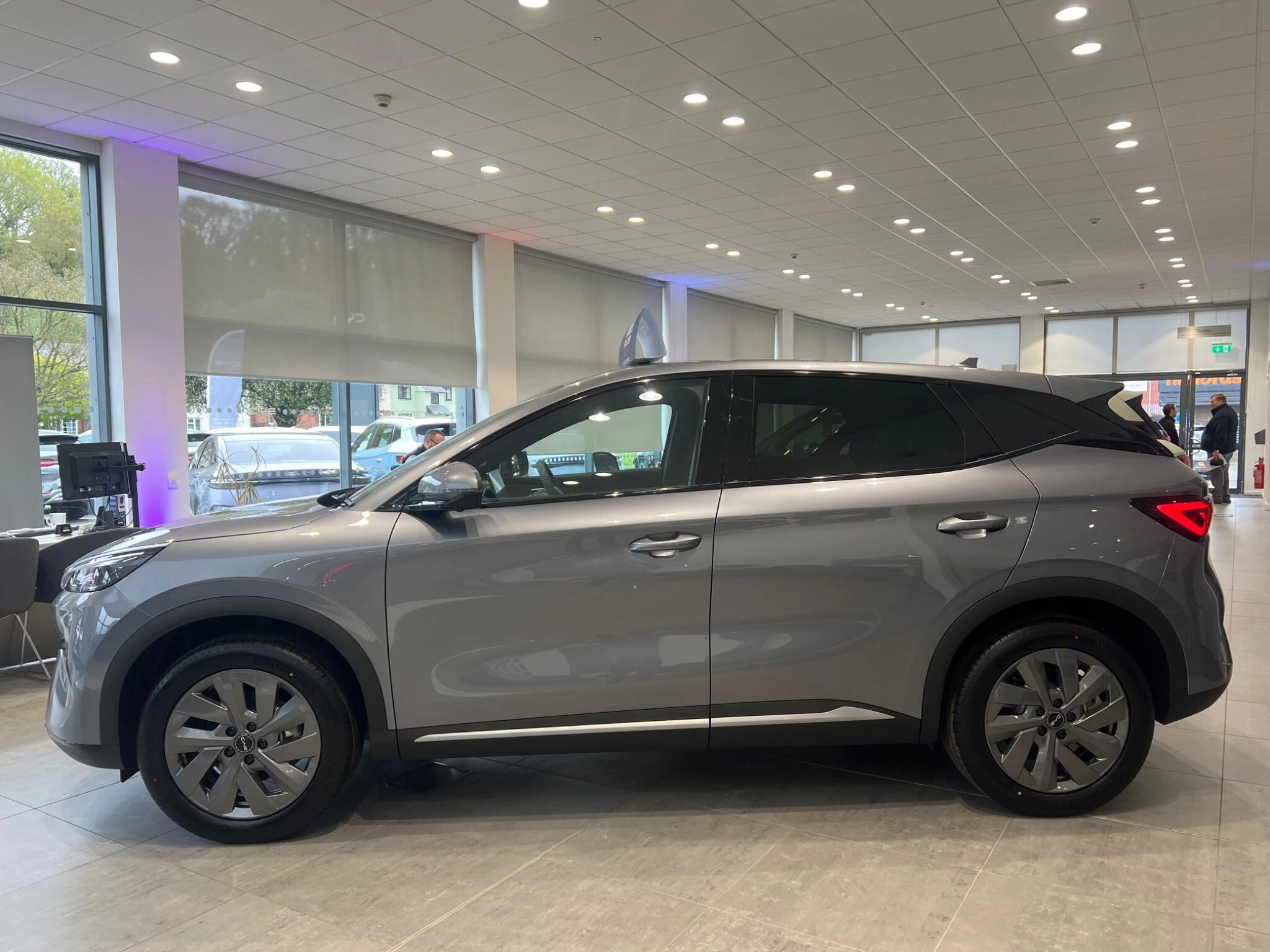 Vehicle image 3