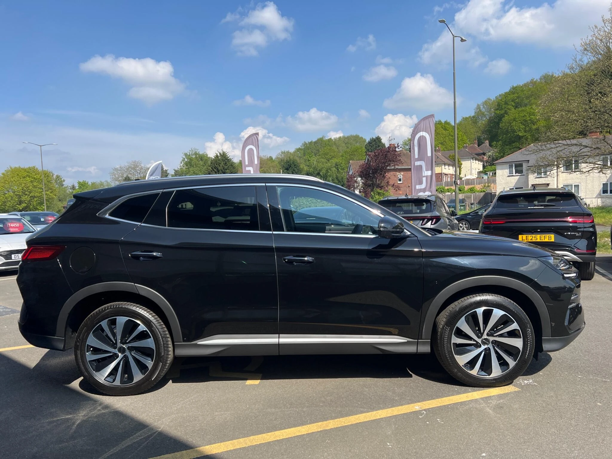 Vehicle image 13