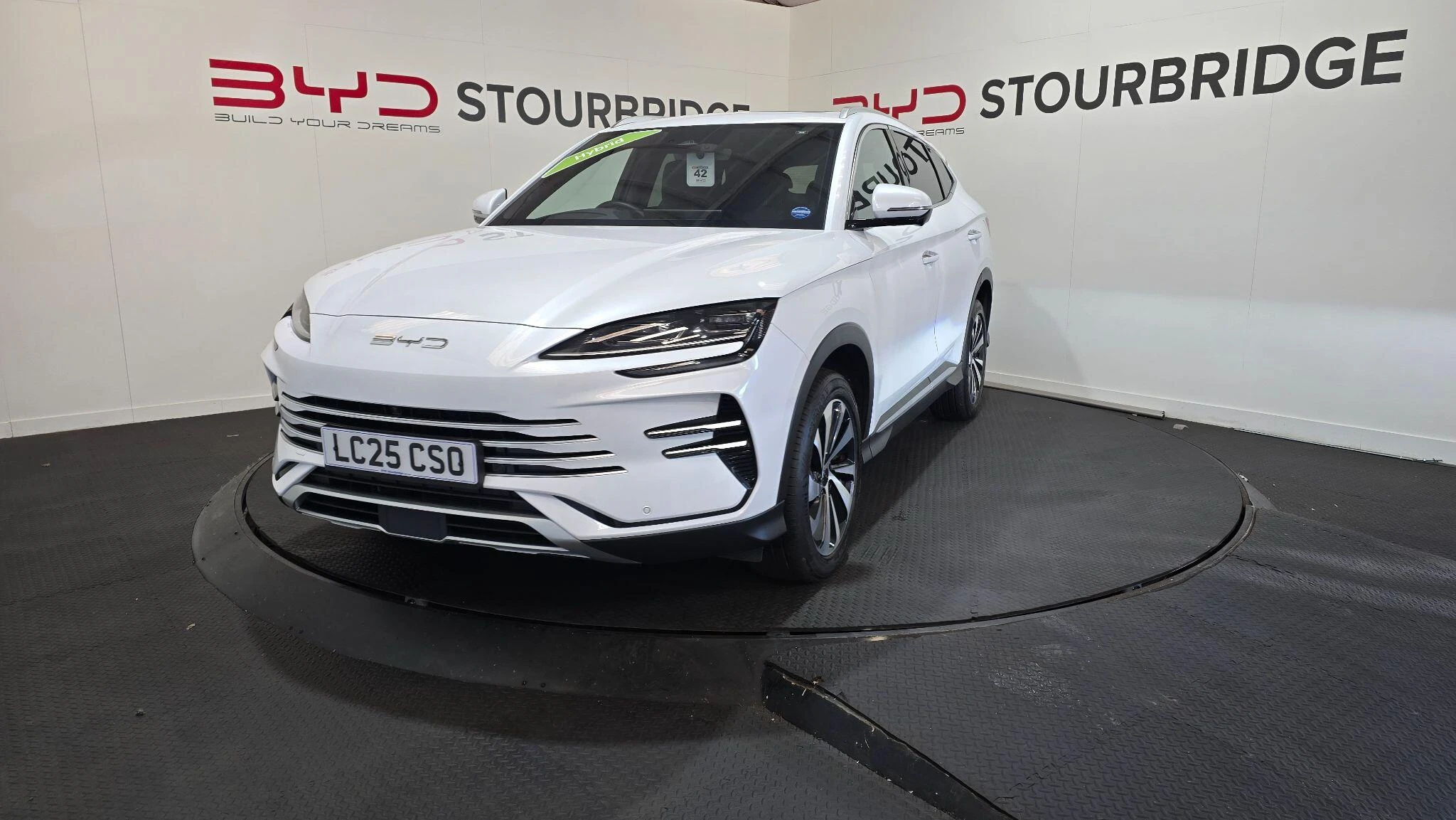 Vehicle image 3