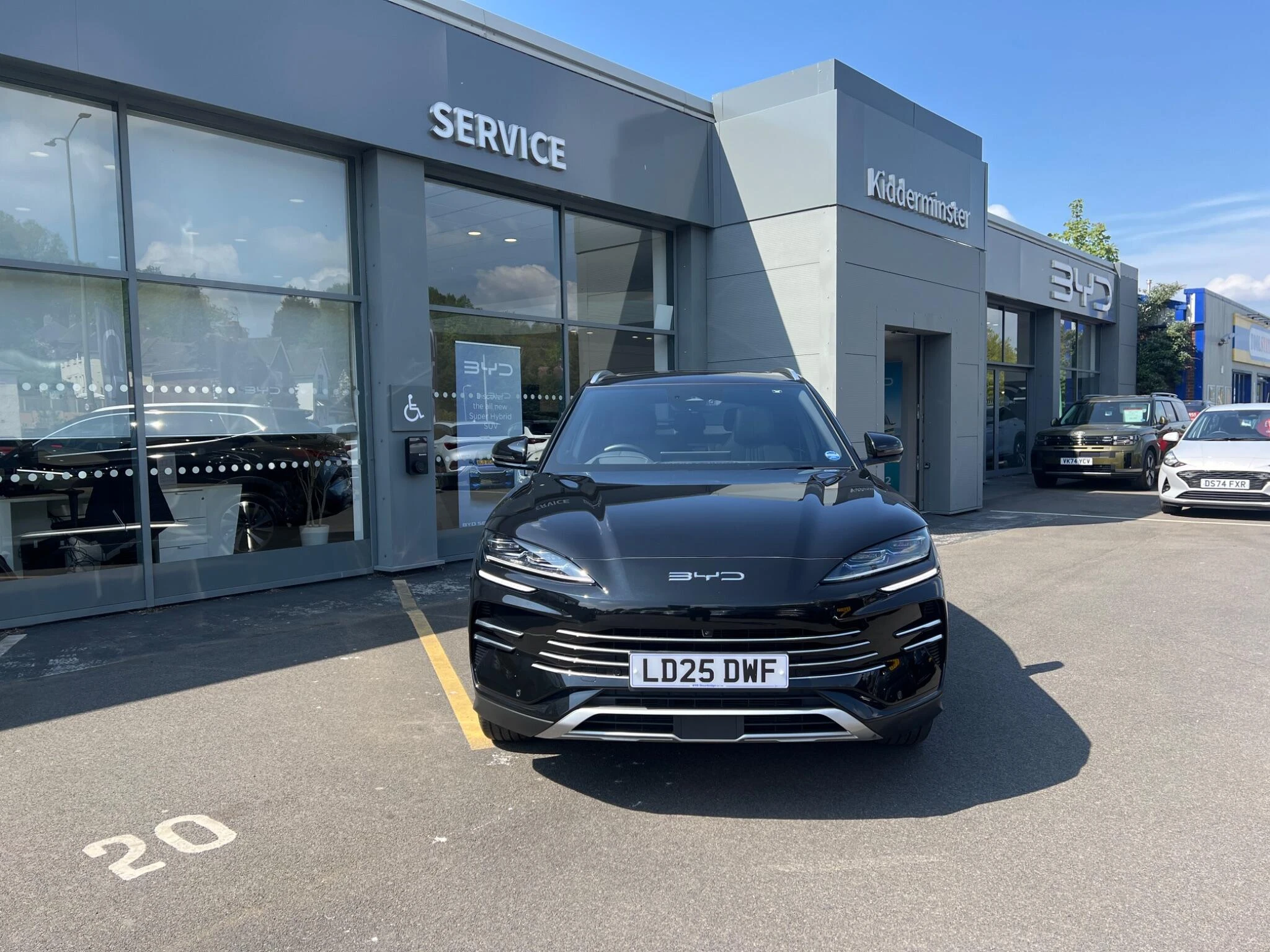Vehicle image 6