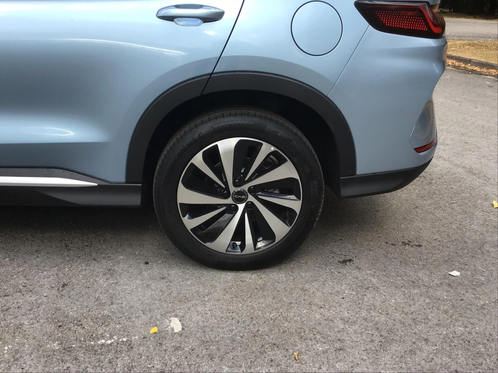 Vehicle image 13