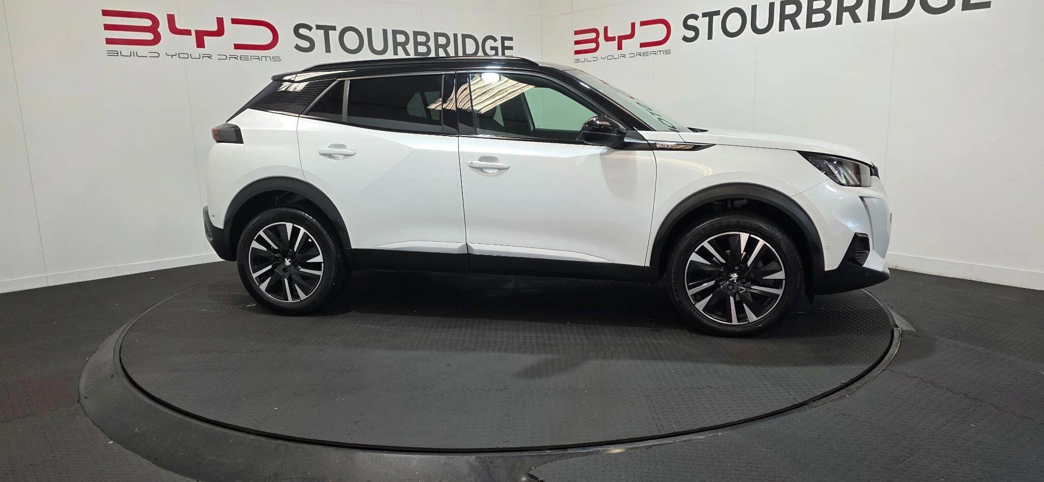 Vehicle image 18