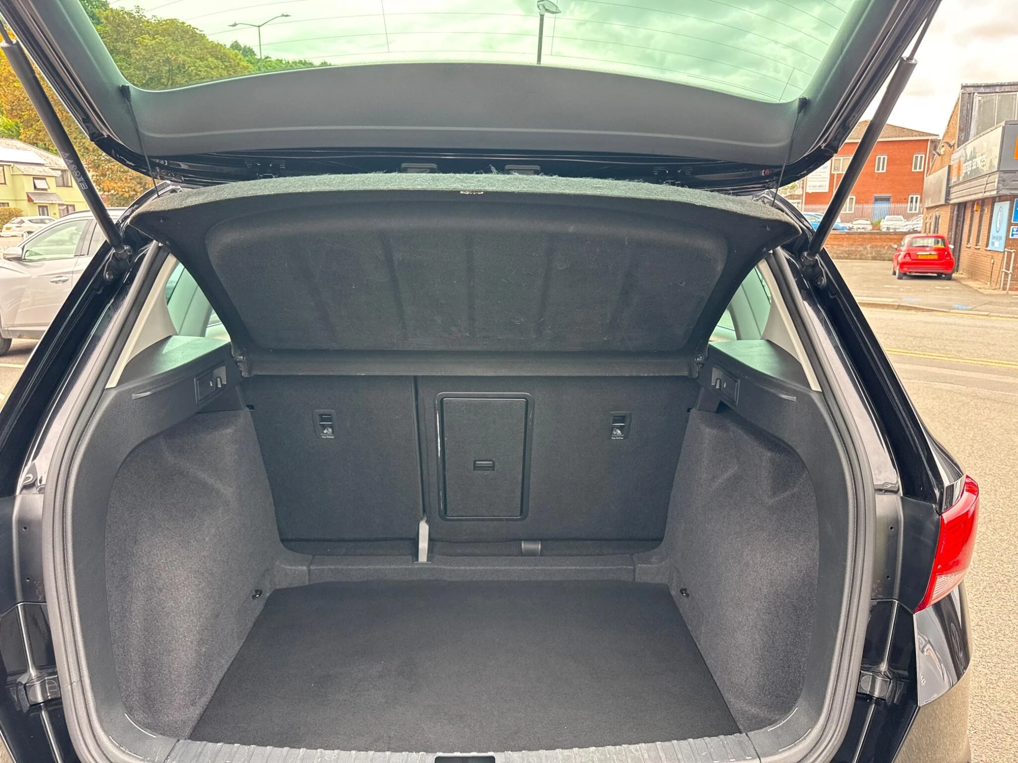 Vehicle image 47