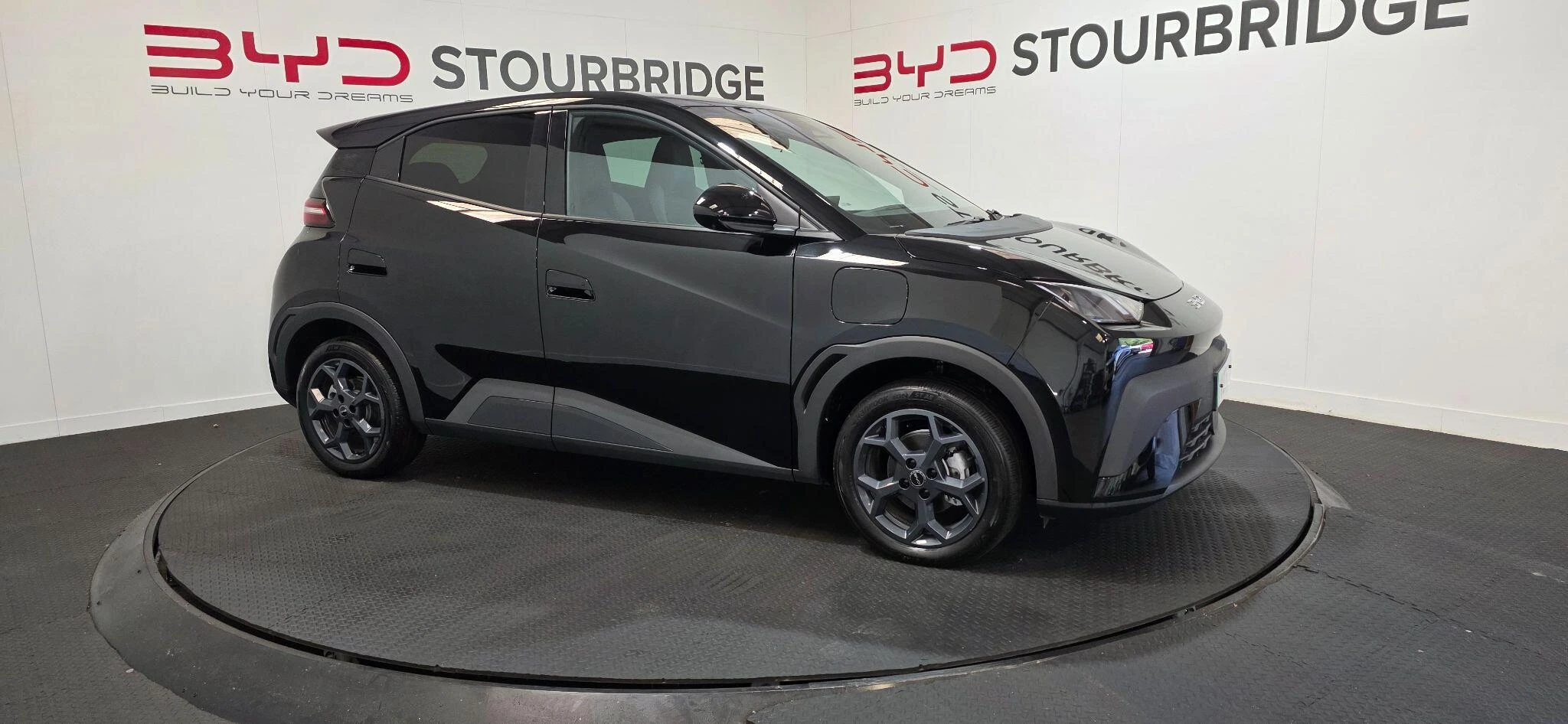 Vehicle image 25